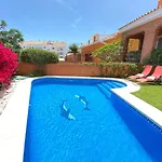 Vila With Heated Private Pool, Sea View& Turkish Sauna