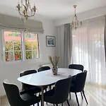 With Heated Private Pool, Sea View& Turkish Sauna Vila