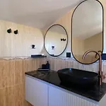 With Heated Private Pool, Sea View& Turkish Sauna *